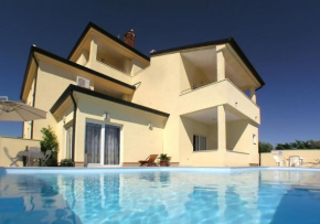 Гостиница Villa G.A.P. PEROJ  Перой